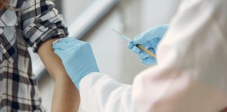 Huelva (6), Isla (5) y Rociana (5), municipios más afectados por los 26 casos de un martes con 5 fallecidos