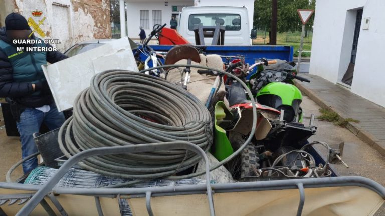 Dos detenidos en Nerva por 24 robos de vehículos, casas, bares, ganado y hasta señalización de obras en carreteras