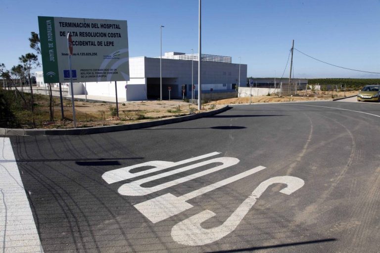 Ven “un escándalo” que la Junta elimine servicios del que ya no será hospital en la Costa Occidental de Huelva