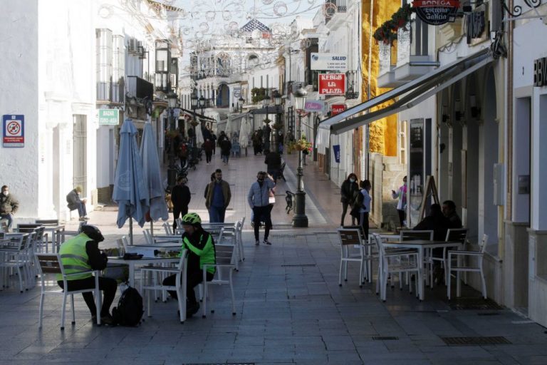 Cartaya aplaude la reapertura este miércoles de su actividad no esencial pero pide prudencia