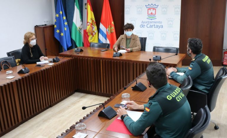 Ayuntamiento y Guardia Civil estrechan su colaboración en Cartaya frente a la violencia machista