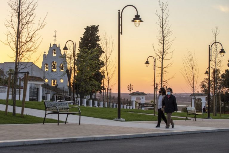 Huelva vive un “momento histórico” con la inauguración del entorno del Santuario de la Cinta