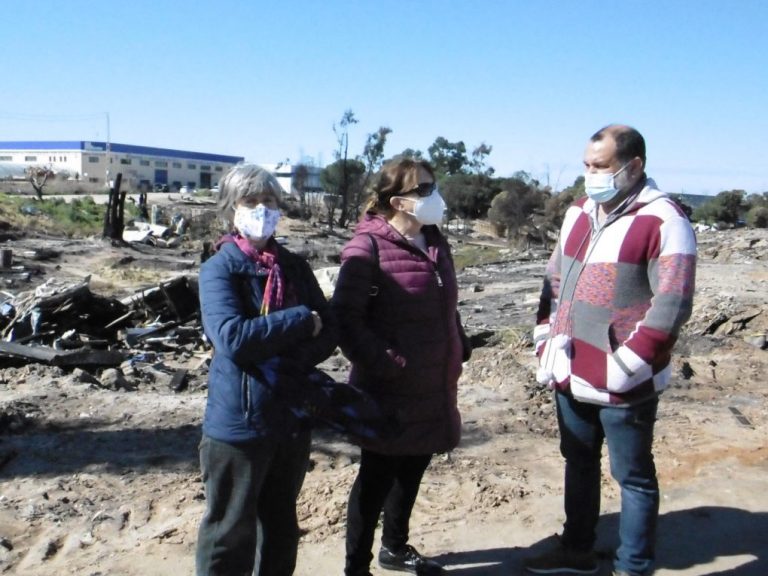 IU y la Asociación Multicultural de Mazagón buscan adhesiones a su iniciativa europea contra el chabolismo