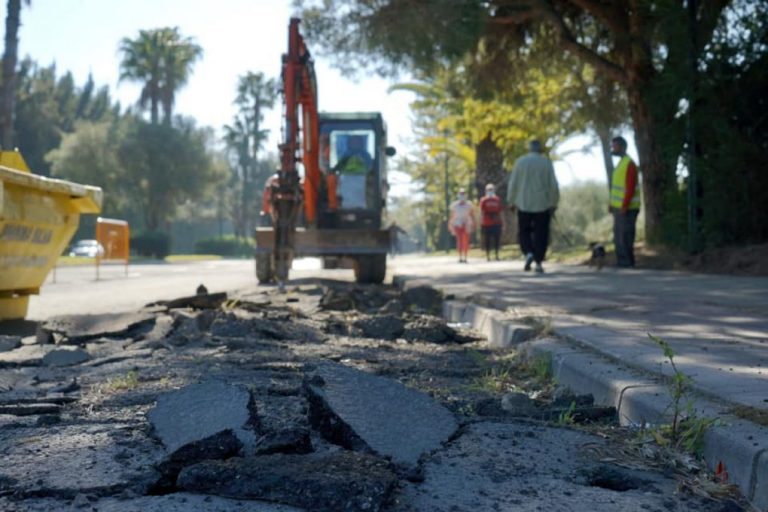Ayamonte acomete el arreglo de los arcenes de la carretera de acceso a sus playas