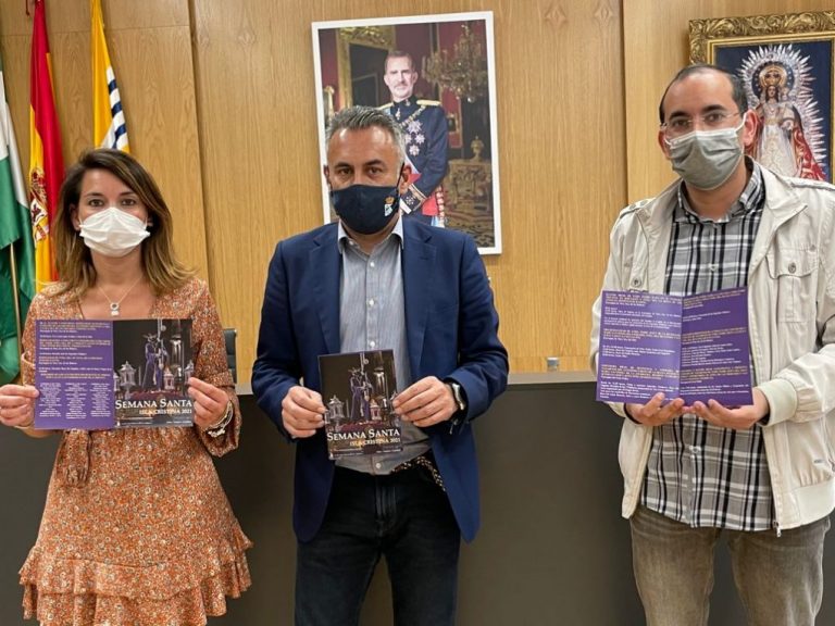 Ayuntamiento y Consejo de Hermandades presentan el díptico con el programa de la Semana Santa isleña