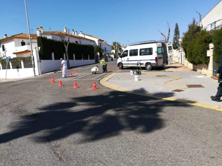 El Ayuntamiento de Punta inicia en El Portil una campaña de embellecimiento de la vía pública