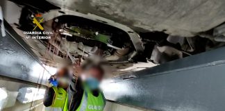 Intervienen 2 kilos de ‘coca’ dentro del motor de un vehículo en el Puerto de Huelva