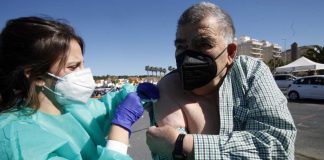 Piden a la Junta a que vacune e los vecinos de Cartaya, El Rompido y El Portil en el municipio