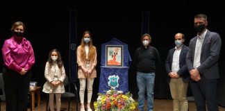 Presentado el cartel de la Romería de la Cruz de Ayamonte, de Laura de Juan Reyes