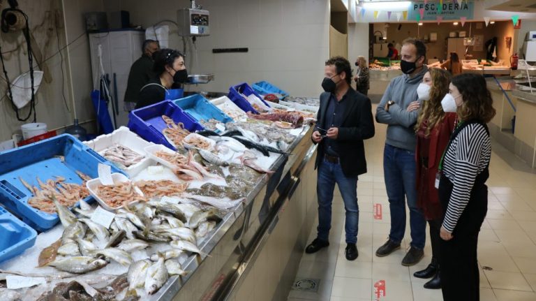 Cartaya inicia un proyecto de apoyo a familias necesitadas y dinamización del comercio