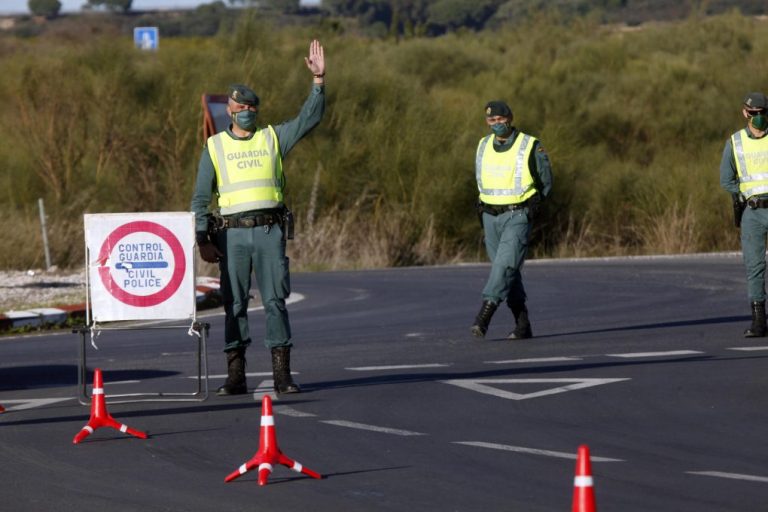Las Fuerzas y Cuerpos de Seguridad y la DGT refuerzan los controles de carretera ante la apertura de las provincias