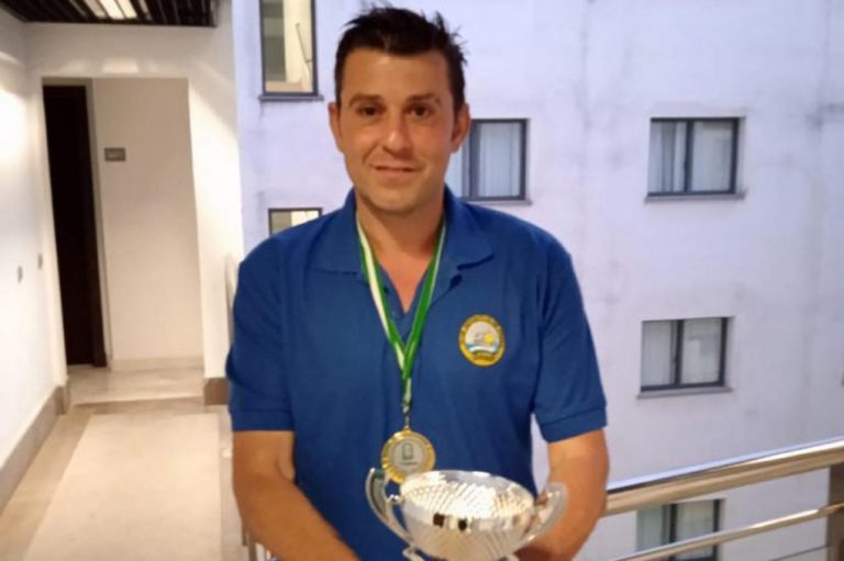 El ayamontino Jesús Nieves se proclama ganador del andaluz de pesca desde embarcación fondeada