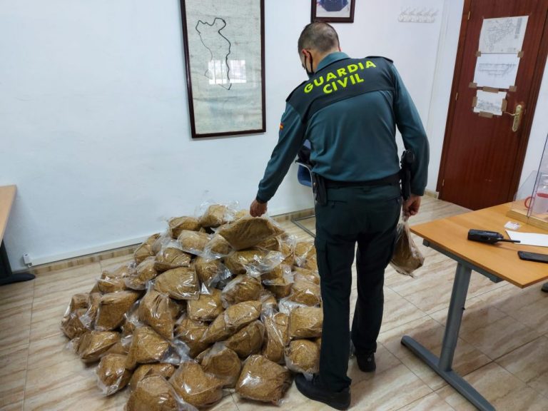 Intervienen 162 kilos de picadura de tabaco de contrabando en Hinojos, San Juan e Higuera