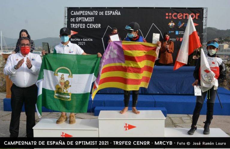 El CDN Punta Umbría se trae dos medallas del Campeonato de España de Optimist de Baiona