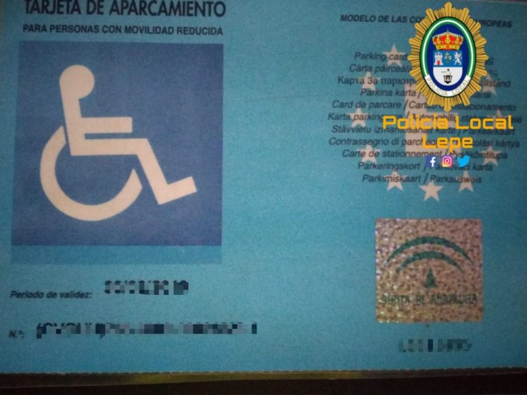 Lepe inicia una campaña para comprobar las tarjetas de aparcamiento de personas con movilidad reducida