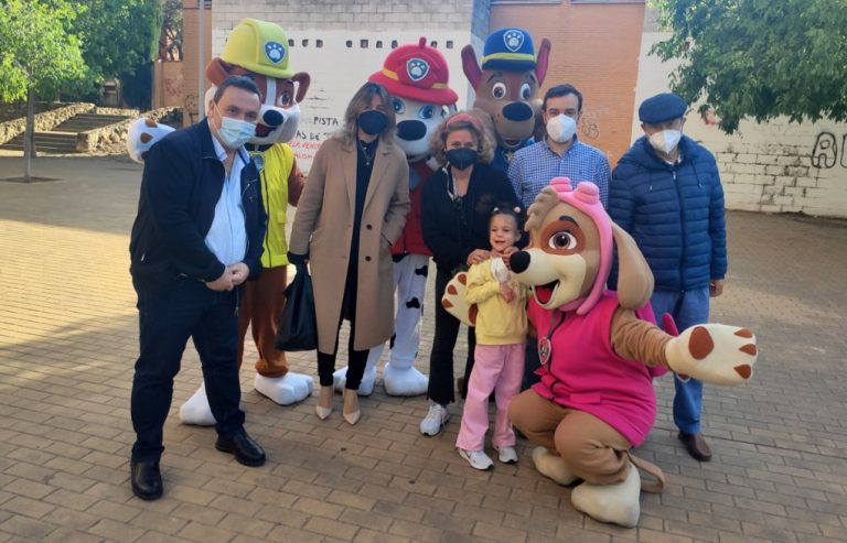 Sofía, una menor onubense con parálisis cerebral, cumple su sueño de conocer a la Patrulla Canina