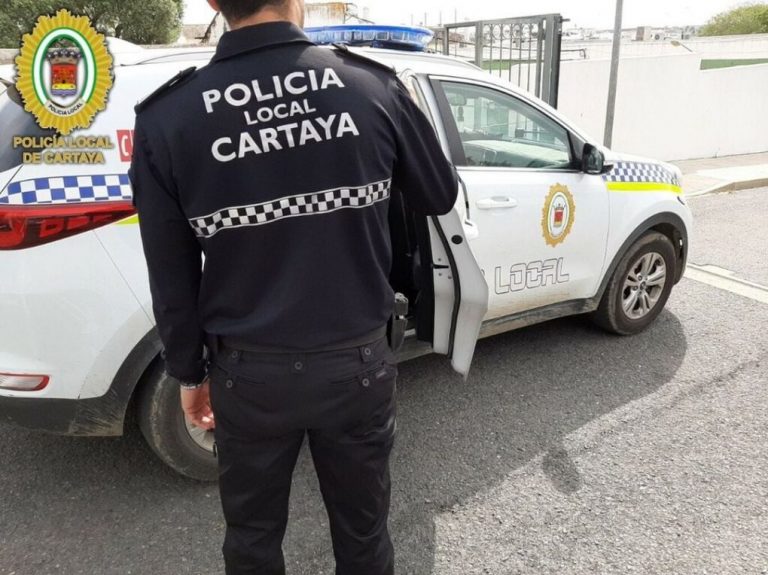 Acuden a entregar una citación a un vecino de El Rompido y le salvan la vida al encontrarlo en desnutrición severa