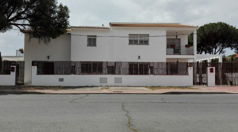 Piden a la Junta que evite el cierre del Centro de Menores Las Dunas de Mazagón