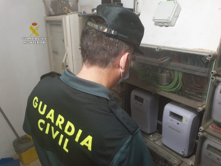 Detenidas 20 personas en Cartaya por enganches ilegales a la red de suministro eléctrico