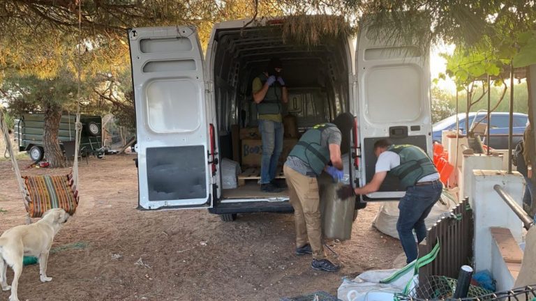 Detenido un varón en el registro de una finca en Ayamonte donde hallan unos 750 kilos de hachís