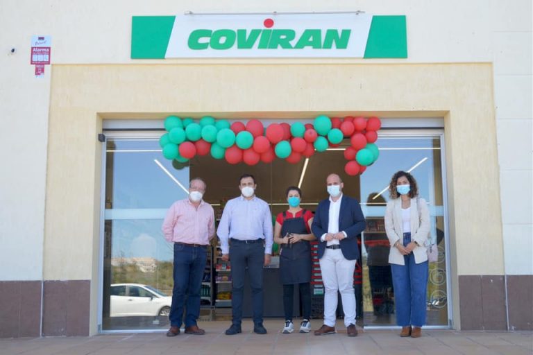 Abre el primer comercio de venta de alimentación en Costa Esuri