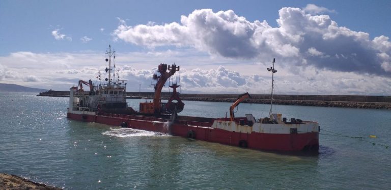 El dragado de la canal del puerto de Isla Cristina tendrá un coste de 1,8 millones de euros