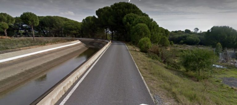 Trasladado al hospital un vecino de Cartaya tras ser arrastrado por un burro varias decenas de metros