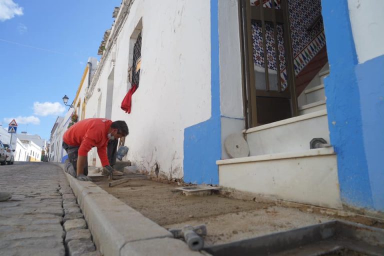 Ayamonte acomete obras de mejora en la calle Galdames
