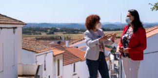 La realidad de Paymogo y Villanueva de las Cruces, en el ‘Pueblo a pueblo’ de María Eugenia Limón