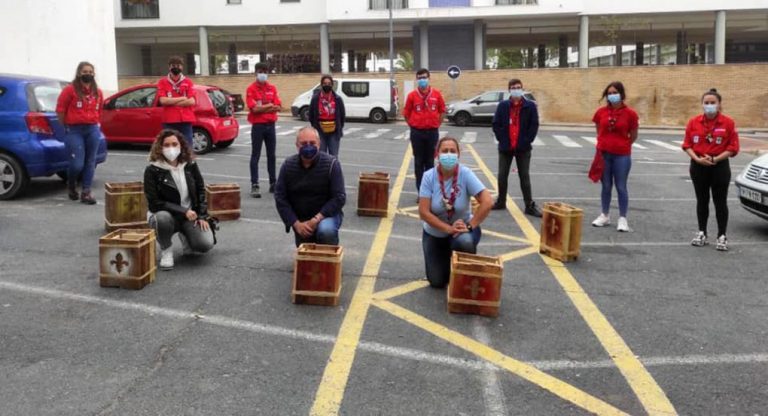 El grupo scout Esury de Ayamonte fabrica siete papeleras de material reciclado que serán ubicadas por el municipio