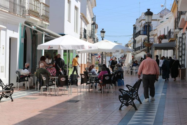 La Junta decreta en Huelva el cierre de actividad no esencial para dos municipios y seis cierres perimetrales