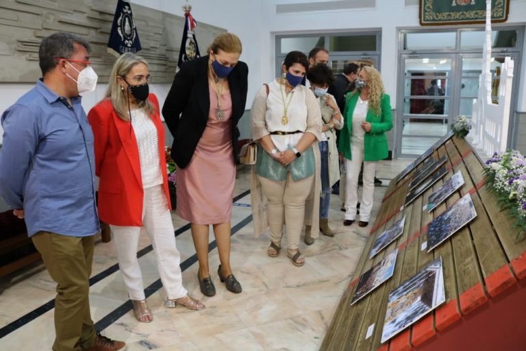 La Hermandad del Rocío de Cartaya repasa las vivencias de sus caminos a través de 50 fotografías