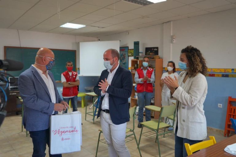 El Ayuntamiento de Ayamonte dona 600 mascarillas a la asamblea local de Cruz Roja