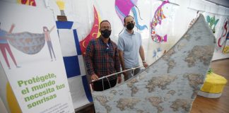 Alumnos de Isla Cristina aprenden a percibir el patrimonio local con los cinco sentidos mascarilla gigante isla cristina
