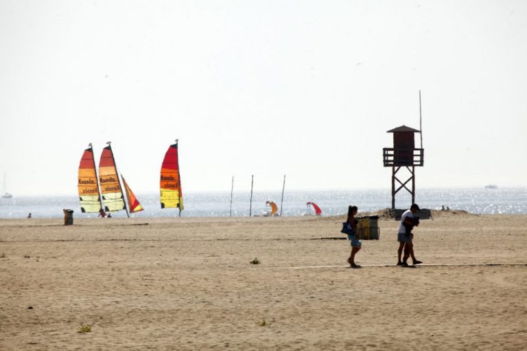 Conoce las 4 playas y 9 piscinas onubenses libres de humo este verano