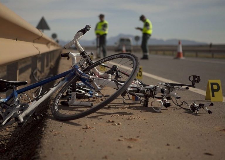 Herido en Bonares un ciclista tras ser golpeado por un turismo que se dio a la fuga