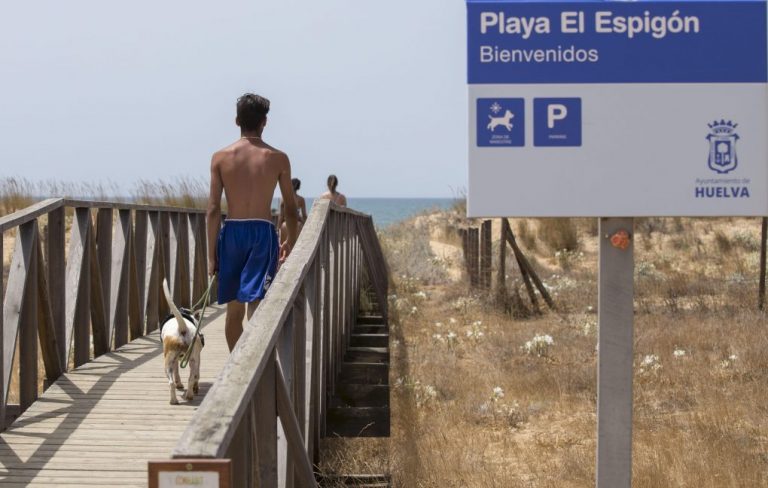 Huelva inicia el proceso para lograr la ‘Q’ de calidad turística para la Playa del Espigón