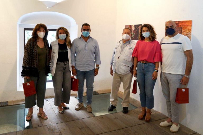 La Casa Grande de Ayamonte acoge la exposición ‘Vente al cole’, de la Fundación Madrazo