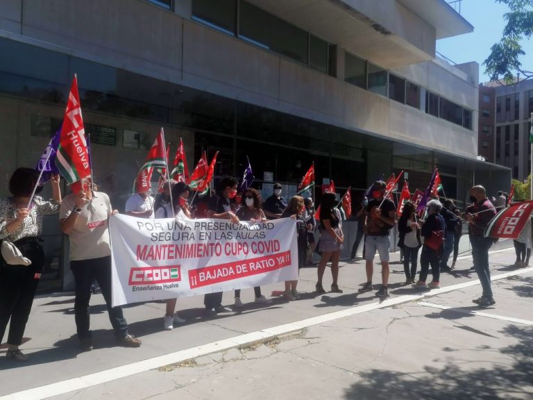 Exigen a la junta aumentar la contratación de docentes para garantizar la presencialidad en las aulas