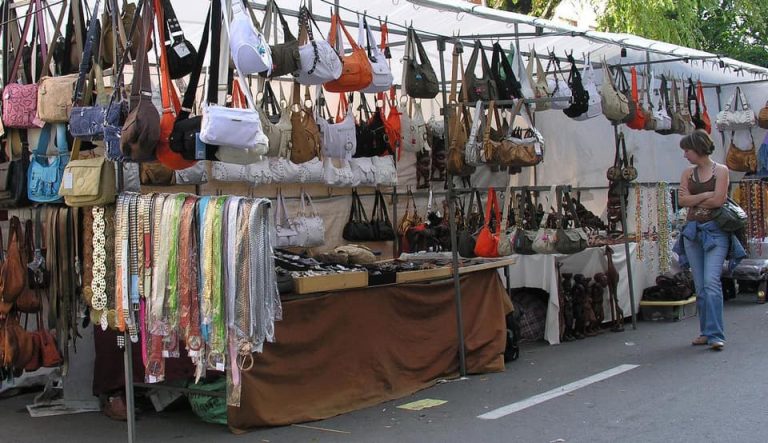 El mercadillo de Ayamonte retoma este sábado su actividad