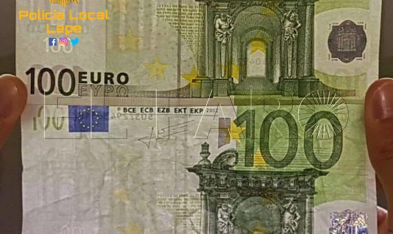 Pillan a un menor «colando» billetes falsos de 100 euros en un comercio de La Antilla