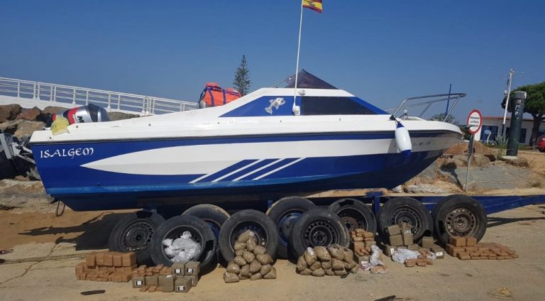 Dos detenidos en El Rompido tras la incautación de 120 kilos de hachís en una lancha recreativa