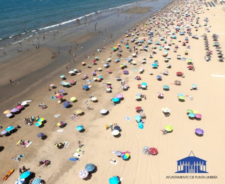 Punta estrena App y la vigilancia aérea de un dron para controla la afluencia de bañistas en las playas
