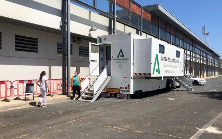 Solo 91 personas, de las 384 citadas, acude al cribado para detectar el coronavirus en Ayamonte