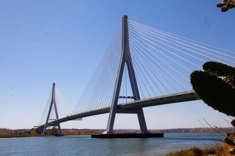 España y Portugal concluyen las obras de rehabilitación del Puente Internacional del Guadiana