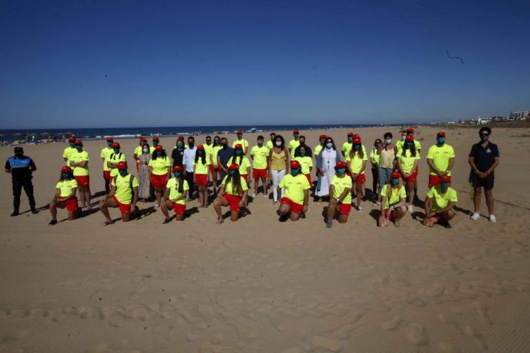 Nuevas infraestructuras y playas más seguras destacan en la izada de la bandera azul de Punta