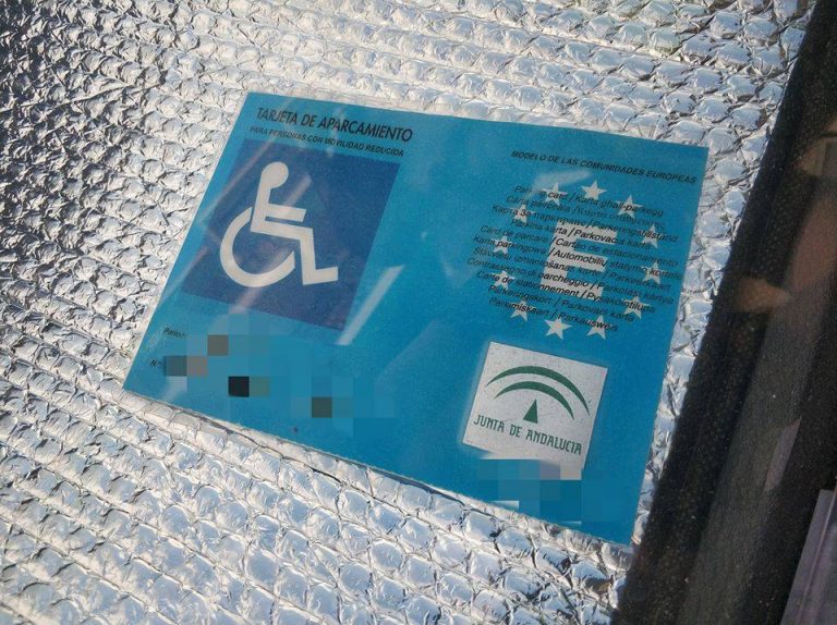 Seis meses de cárcel para una mujer que falsificó en Punta una tarjeta de estacionamiento para personas con discapacidad