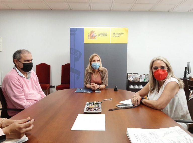 Cartaya aborda con la Subdelegación la nueva normativa para ordenar la navegación en el Piedras