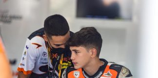 Los padres de ‘Súper Hugo’ lloran la trágica muerte del joven piloto onubense