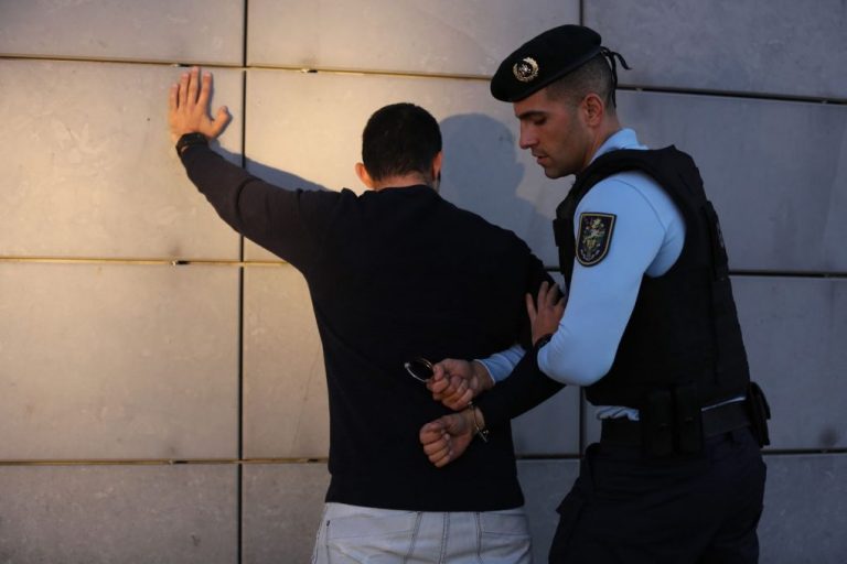 Detienen en el Algarve a un hombre por extorsionar a empresarios con amenazas físicas